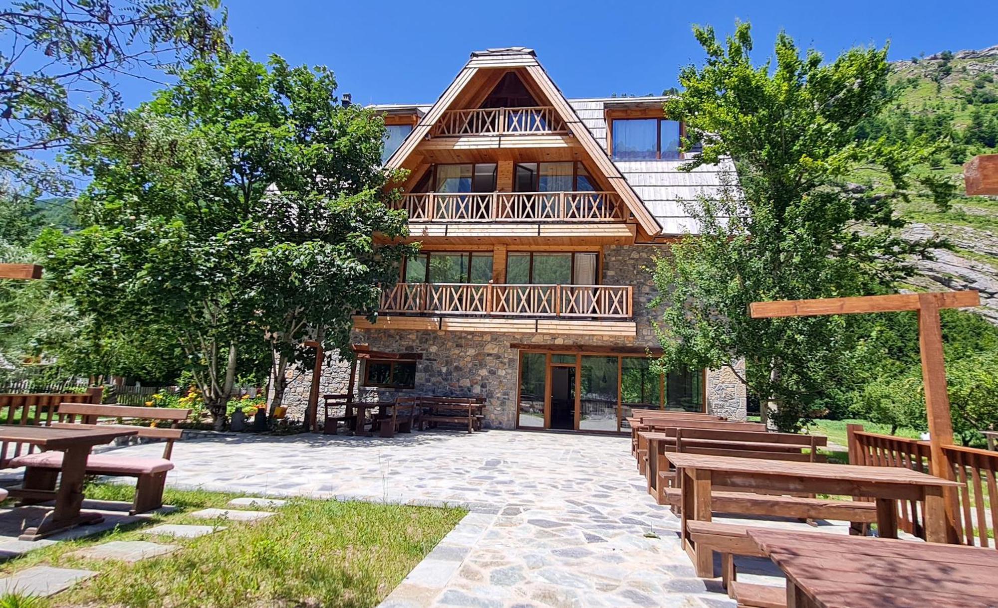 Neokulla Hotel - By Kol Gjoni Valbone Bagian luar foto