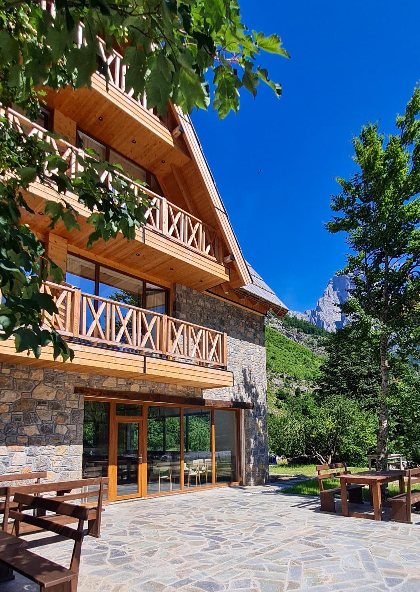Neokulla Hotel - By Kol Gjoni Valbone Bagian luar foto